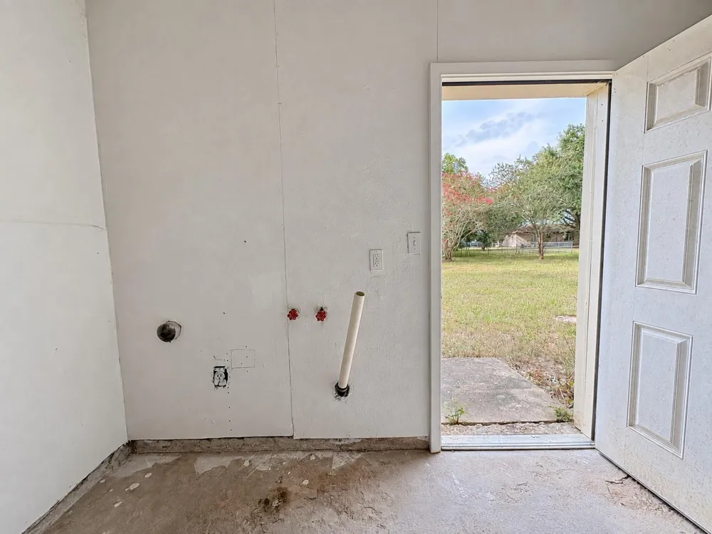 409 La Bradford Drive Bay City, TX 77414