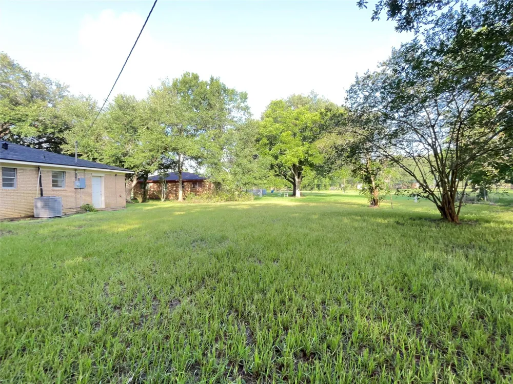 409 La Bradford Drive Bay City, TX 77414