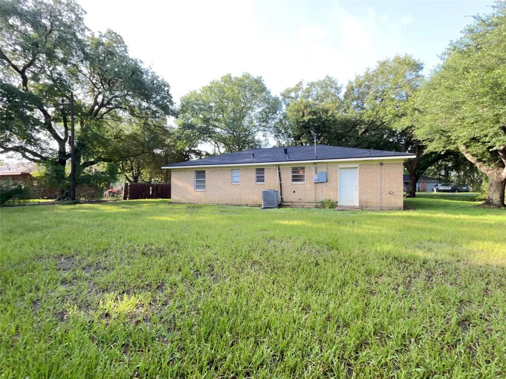 409 La Bradford Drive Bay City, TX 77414