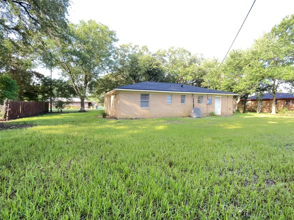 409 La Bradford Drive Bay City, TX 77414