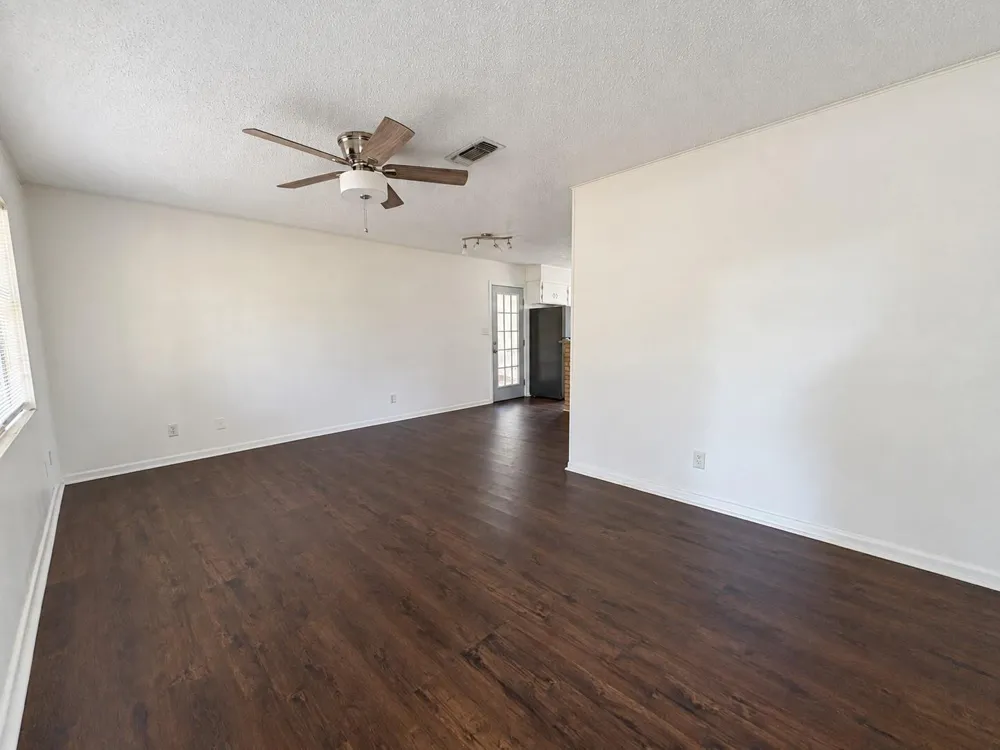 409 La Bradford Drive Bay City, TX 77414