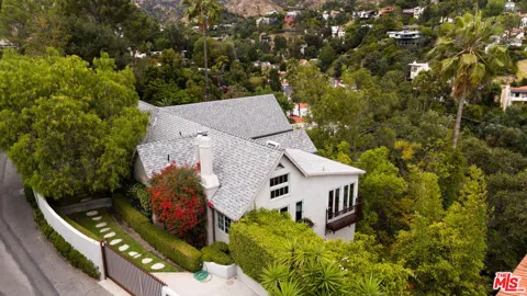 2356 Hollyridge Drive