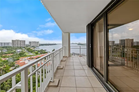 4000 Towerside Ter #1405