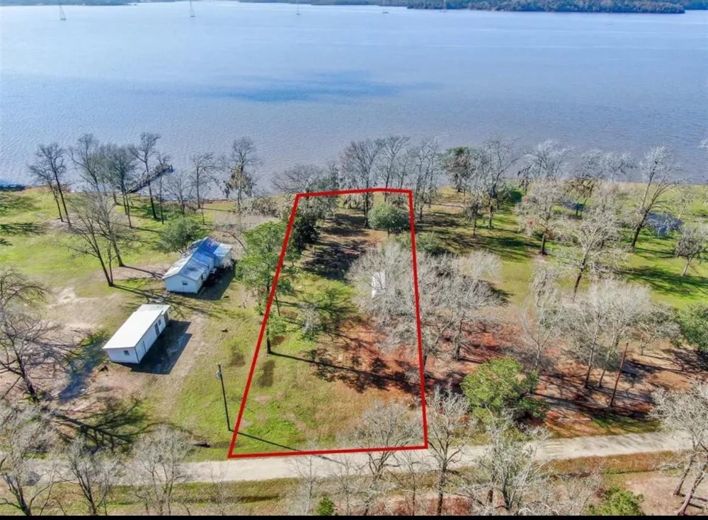 207 Creek Road Trinity, TX 75862