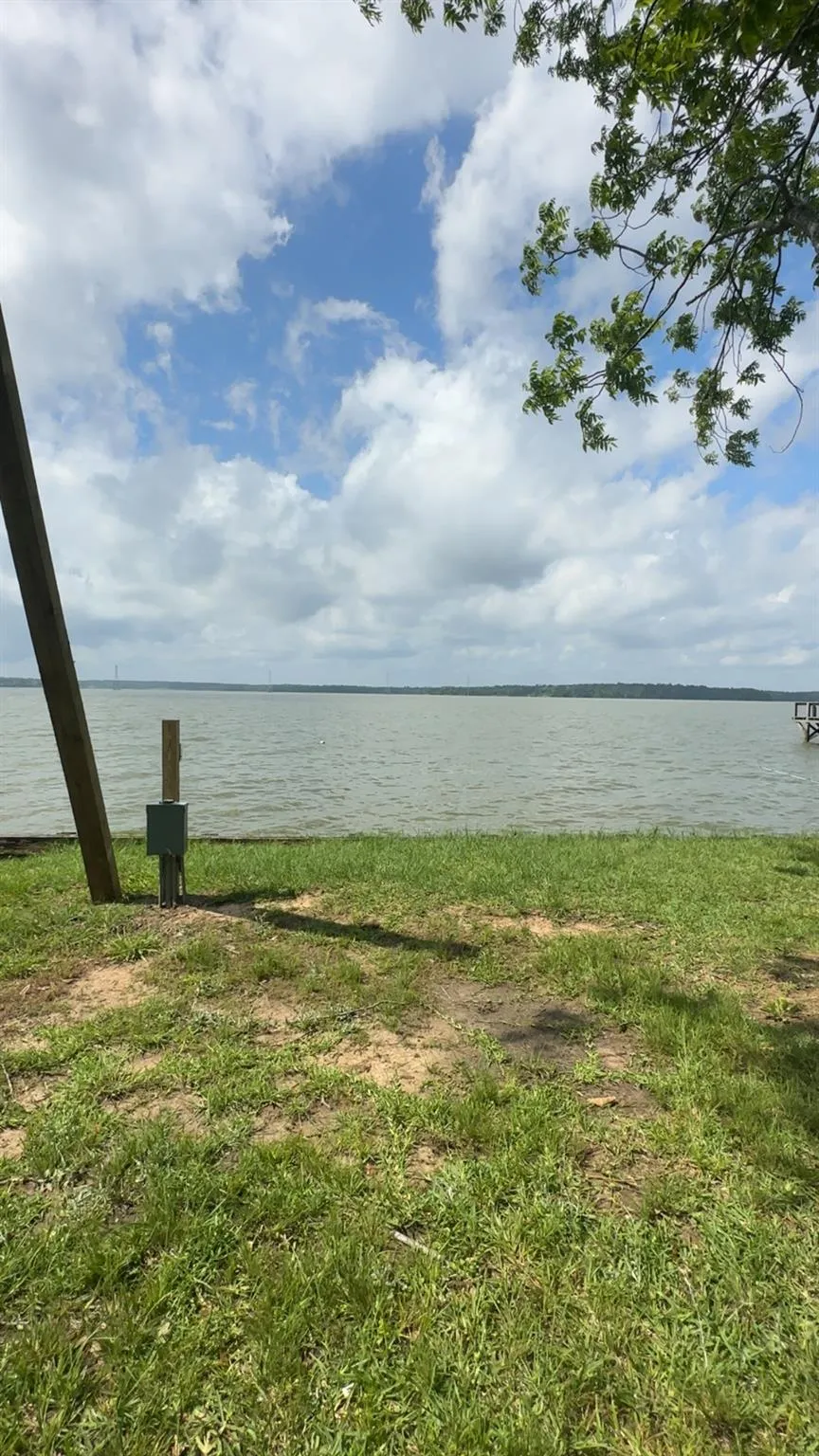 207 Creek Road Trinity, TX 75862