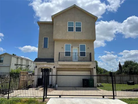 3112 Clay Street