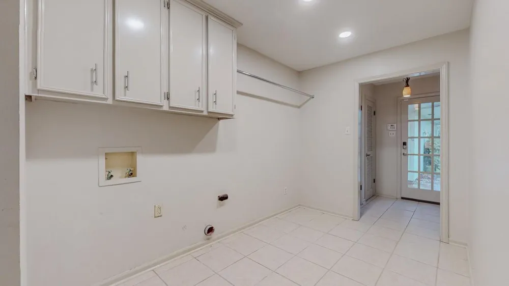 6960 Blarney Street Beaumont, TX 77706