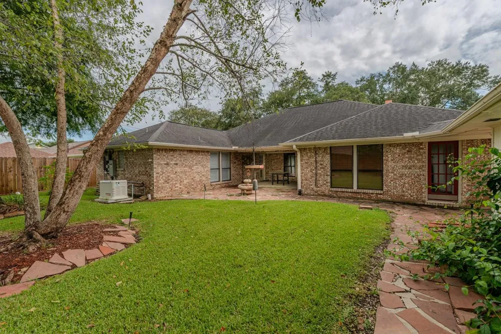 6960 Blarney Street Beaumont, TX 77706