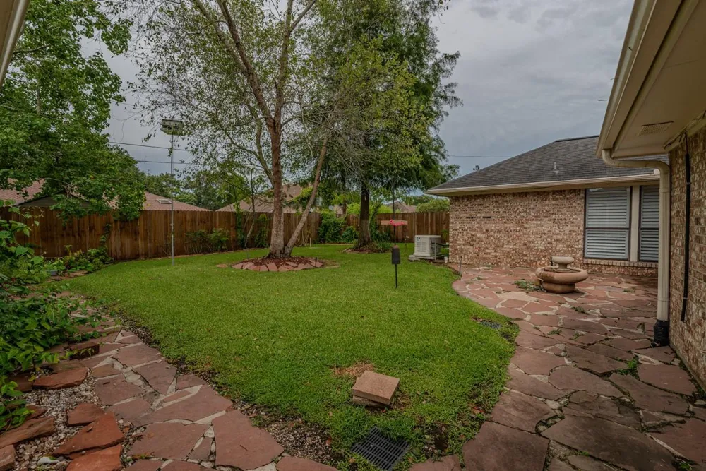 6960 Blarney Street Beaumont, TX 77706