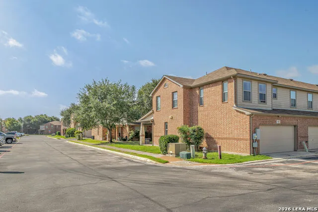2502 Grayson Cir San Antonio, TX 78232