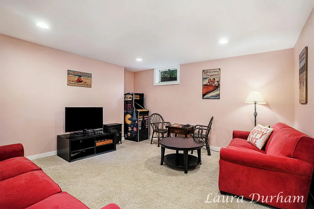 6925 2nd Street Douglas, MI 49406