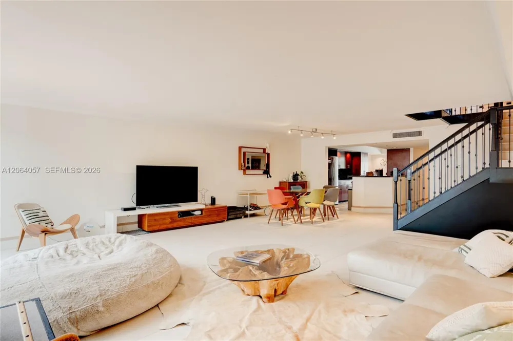 2307 NE 7th St #40 Hallandale Beach, FL 33009