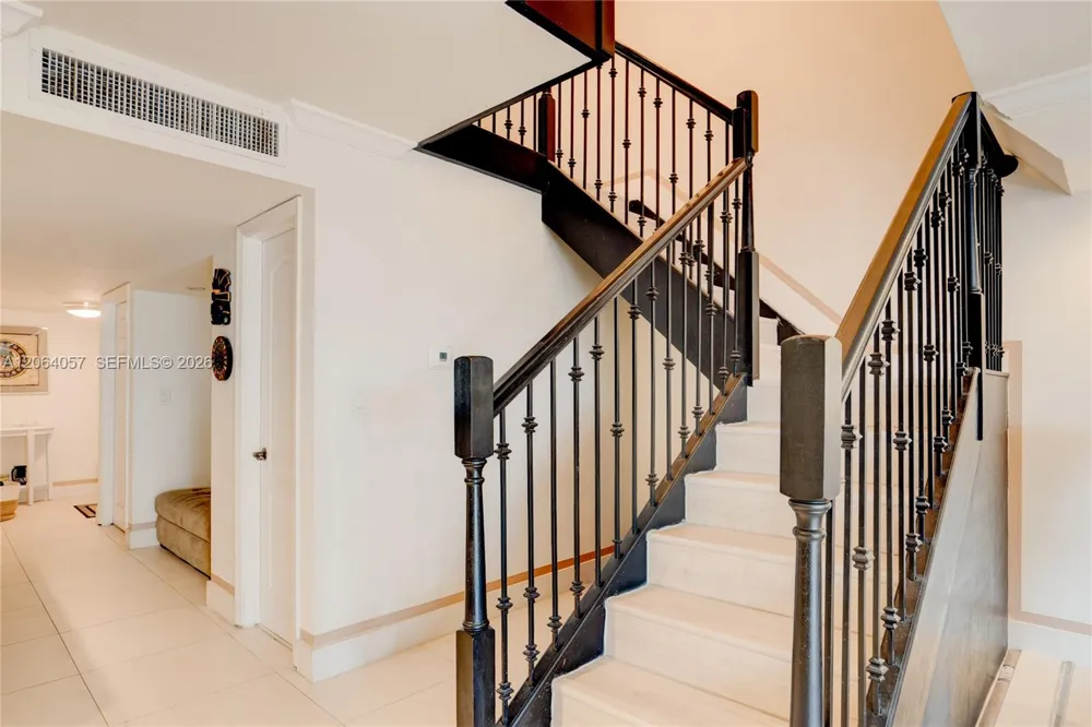 2307 NE 7th St #40 Hallandale Beach, FL 33009