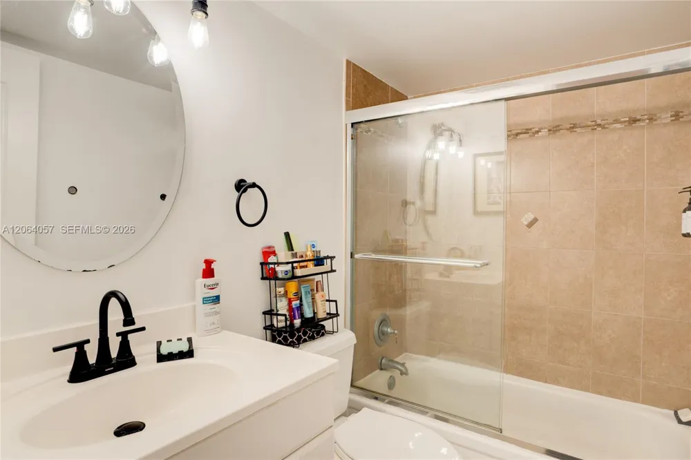 2307 NE 7th St #40 Hallandale Beach, FL 33009