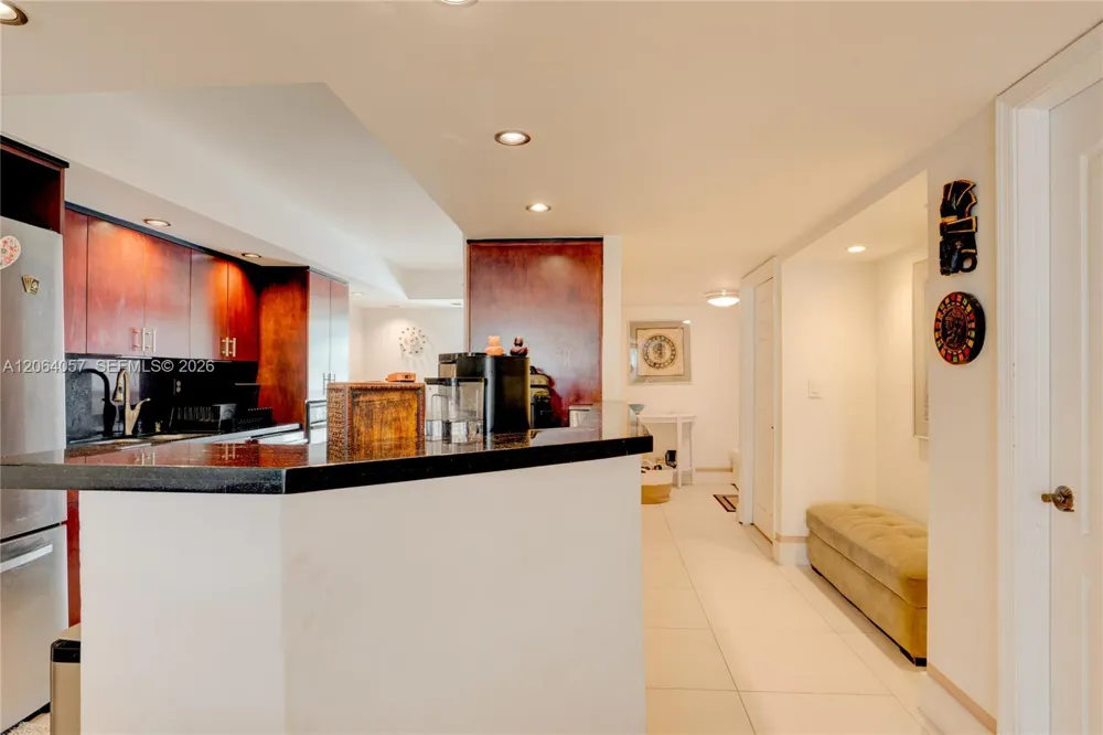 2307 NE 7th St #40 Hallandale Beach, FL 33009
