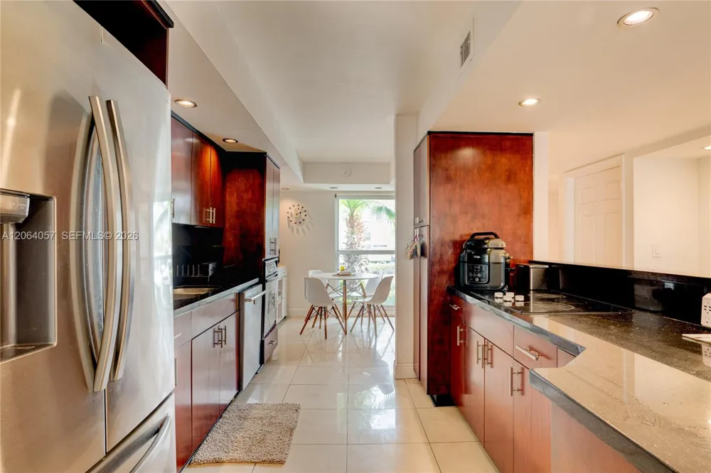 2307 NE 7th St #40 Hallandale Beach, FL 33009