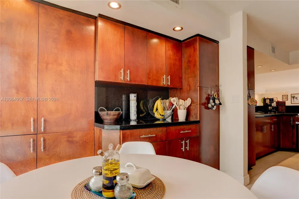 2307 NE 7th St #40 Hallandale Beach, FL 33009