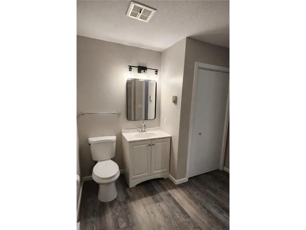 102 Lake Avenue S #8 Spicer, MN 56288