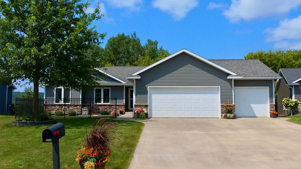 1244 Lone Stone Court SE Chatfield, MN 55923