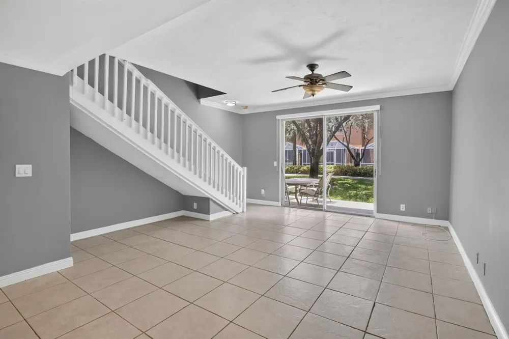 1603 Barcelona Way #3-32 Weston, FL 33327