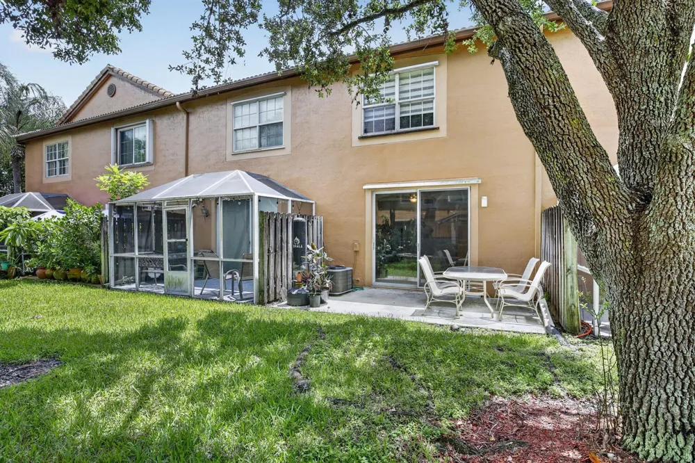 1603 Barcelona Way #3-32 Weston, FL 33327