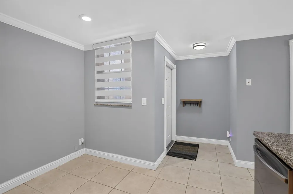 1603 Barcelona Way #3-32 Weston, FL 33327