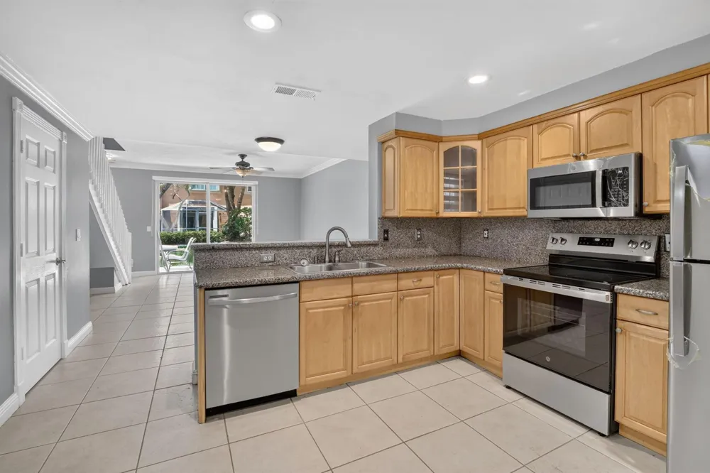 1603 Barcelona Way #3-32 Weston, FL 33327