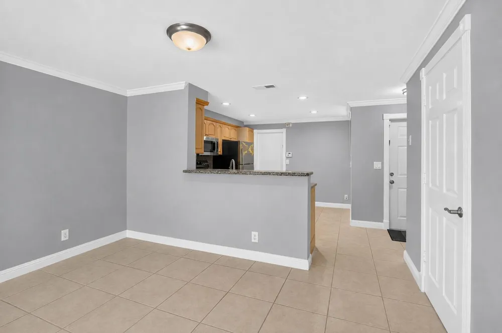 1603 Barcelona Way #3-32 Weston, FL 33327