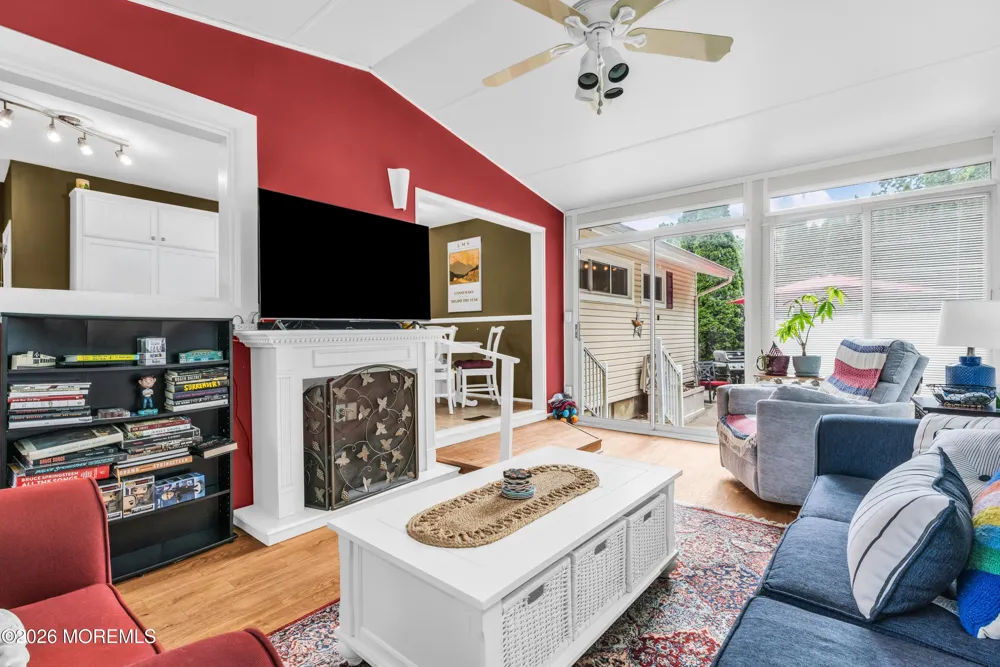 154 Parkview Terrace Lincroft, NJ 07738
