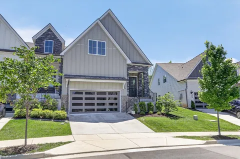 3016 Wiltshire Park Pl