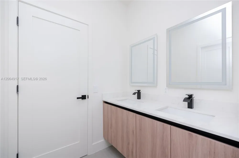 1357 Camellia Ln Weston, FL 33326
