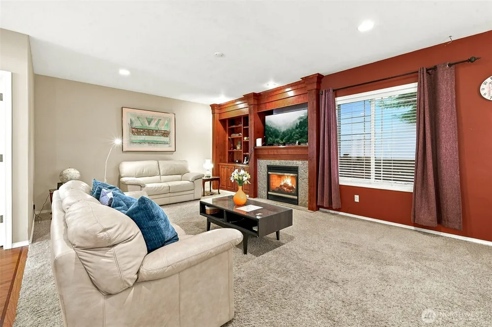 13915 SE 238TH PLACE Kent, WA 98042