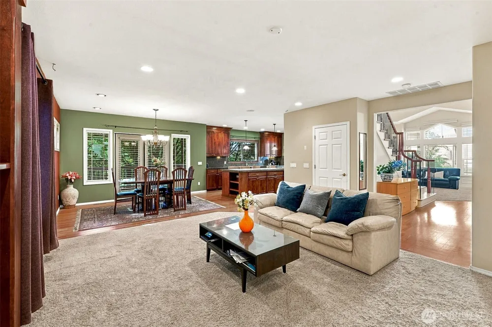 13915 SE 238TH PLACE Kent, WA 98042