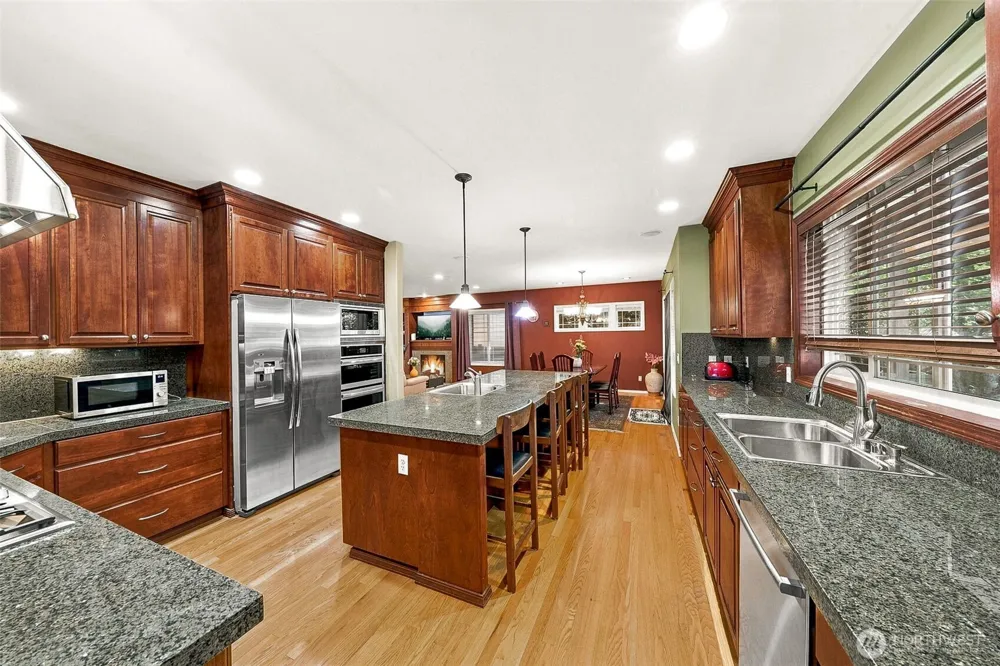 13915 SE 238TH PLACE Kent, WA 98042