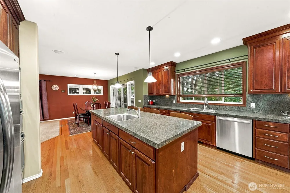 13915 SE 238TH PLACE Kent, WA 98042