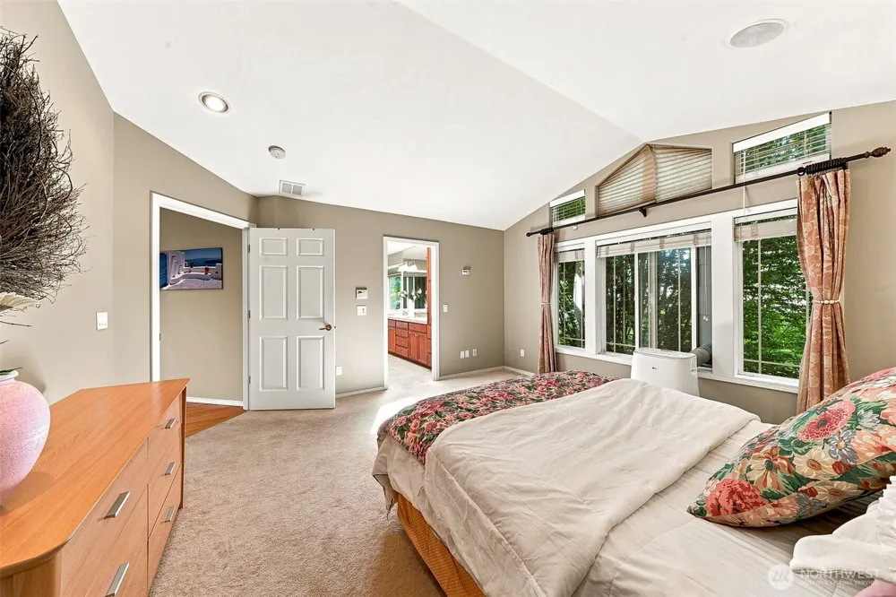 13915 SE 238TH PLACE Kent, WA 98042