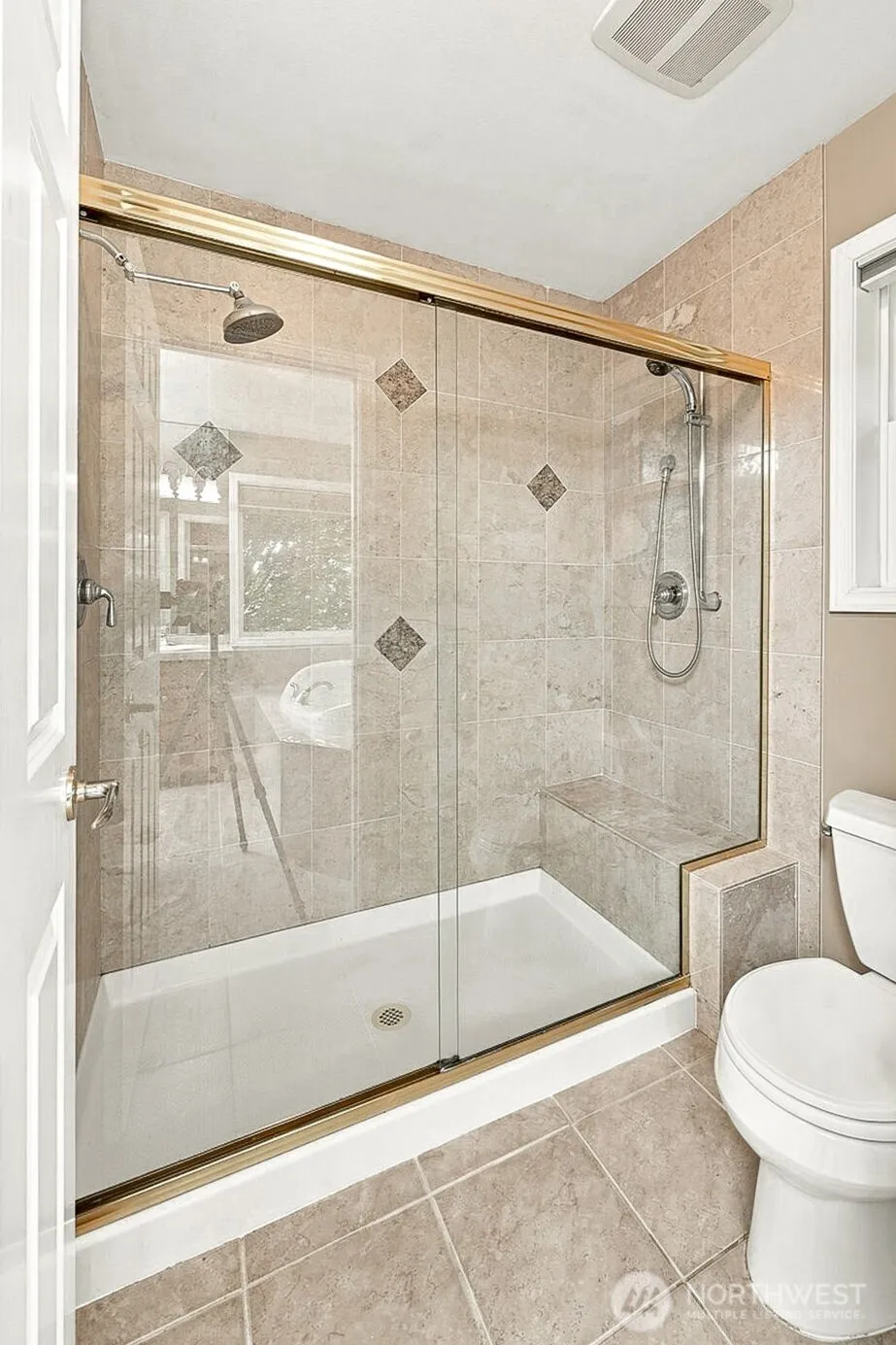 13915 SE 238TH PLACE Kent, WA 98042
