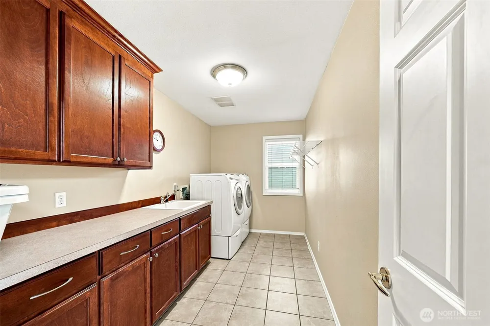 13915 SE 238TH PLACE Kent, WA 98042