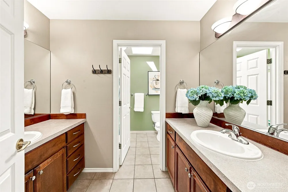 13915 SE 238TH PLACE Kent, WA 98042