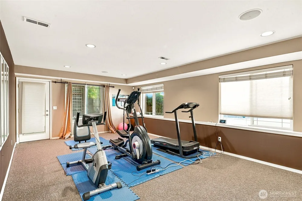 13915 SE 238TH PLACE Kent, WA 98042