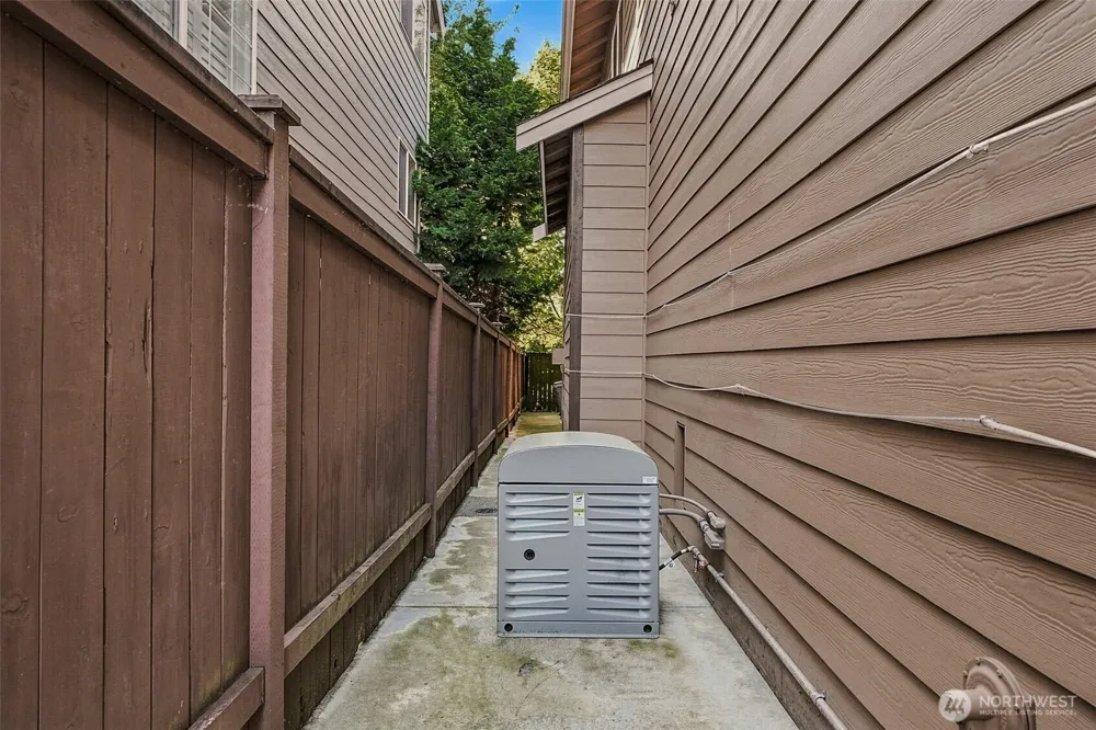 13915 SE 238TH PLACE Kent, WA 98042