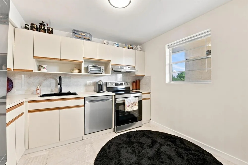 3231 HOLIDAY SPRINGS BOULEVARD #205 Margate, FL 33063