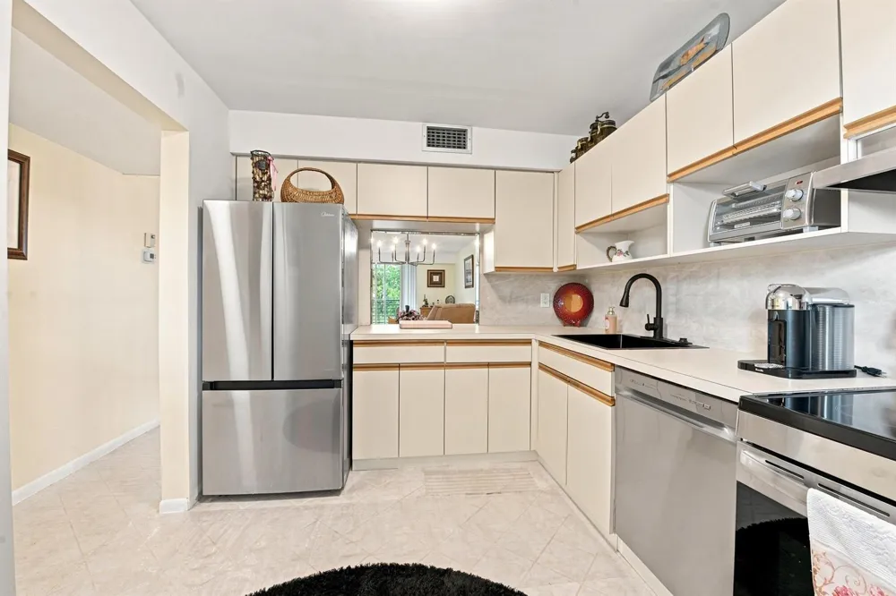 3231 HOLIDAY SPRINGS BOULEVARD #205 Margate, FL 33063
