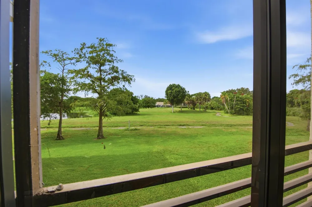 3231 HOLIDAY SPRINGS BOULEVARD #205 Margate, FL 33063