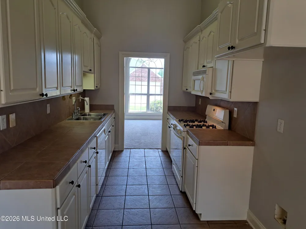 112 River Ridge Court Pearl, MS 39208
