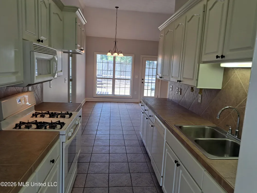 112 River Ridge Court Pearl, MS 39208