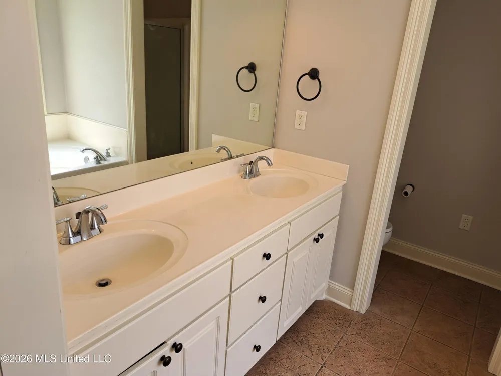 112 River Ridge Court Pearl, MS 39208