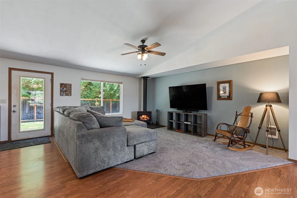 526 Haywire Road Winlock, WA 98596