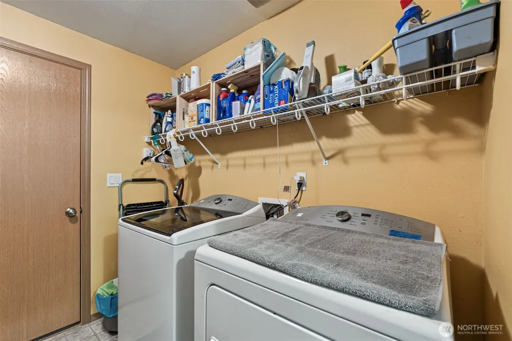 526 Haywire Road Winlock, WA 98596