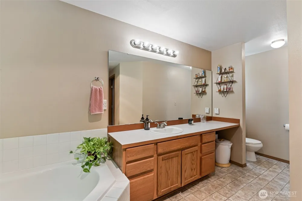 526 Haywire Road Winlock, WA 98596